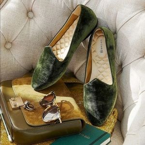BIRDIES Retired Heron Point Loafer Slippers in Olive Green Velvet